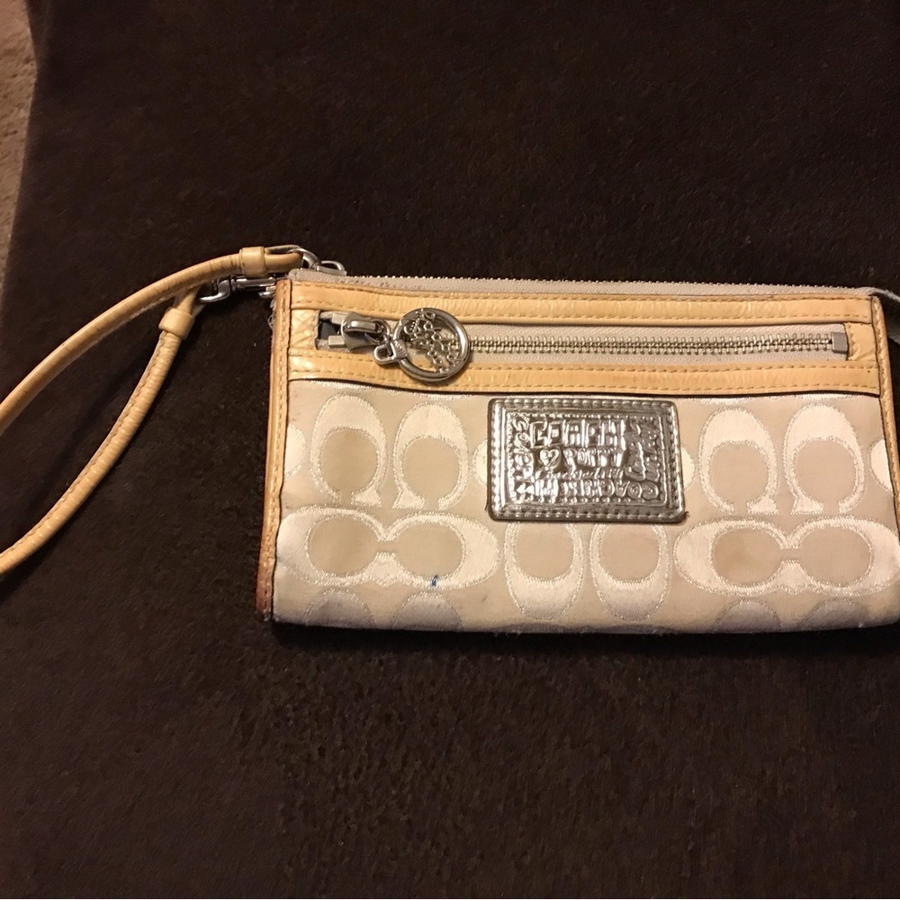Coach Poppy Cream Wallet Wristlet